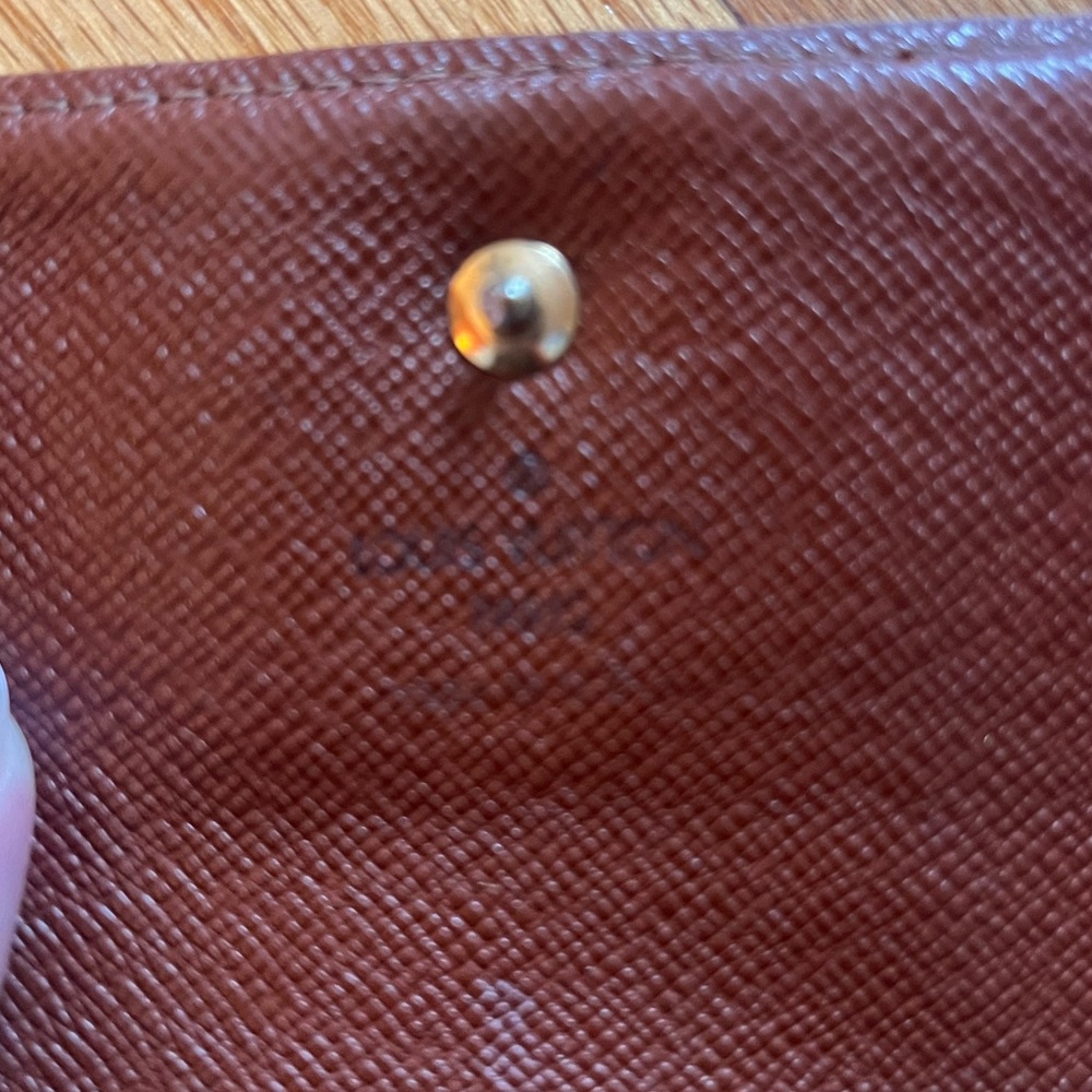 Vintage Louis Vuitton monogram wallet - Picture 5 of 5